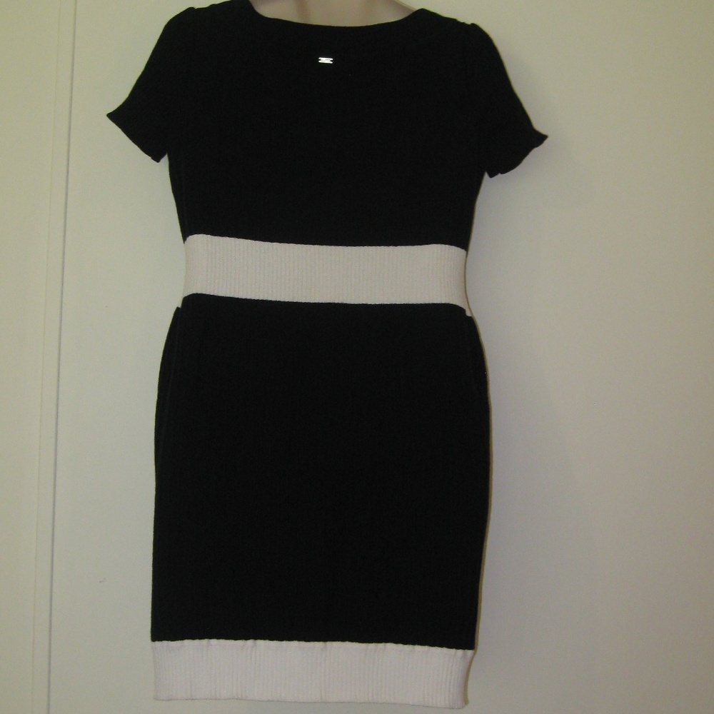 *LIKE NEW* ST.JOHN SPORT DRESS  BLACK&WHITE IN MED - Picture 4 of 7